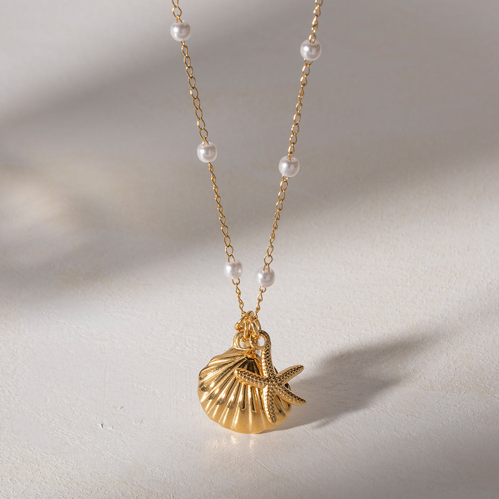 Seashell Pearl Necklace | gold plated | stainless steel