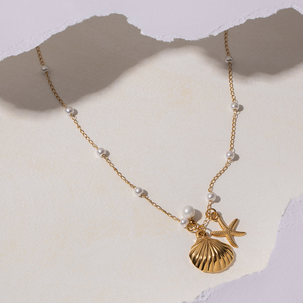 Seashell Pearl Necklace | gold plated | stainless steel