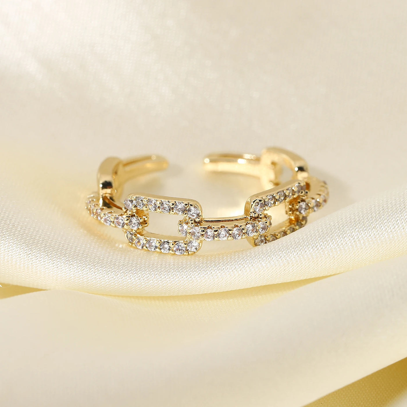 Elegant Classic Ring